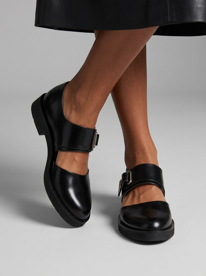 Solvere™ | Vintage Buckle Flats